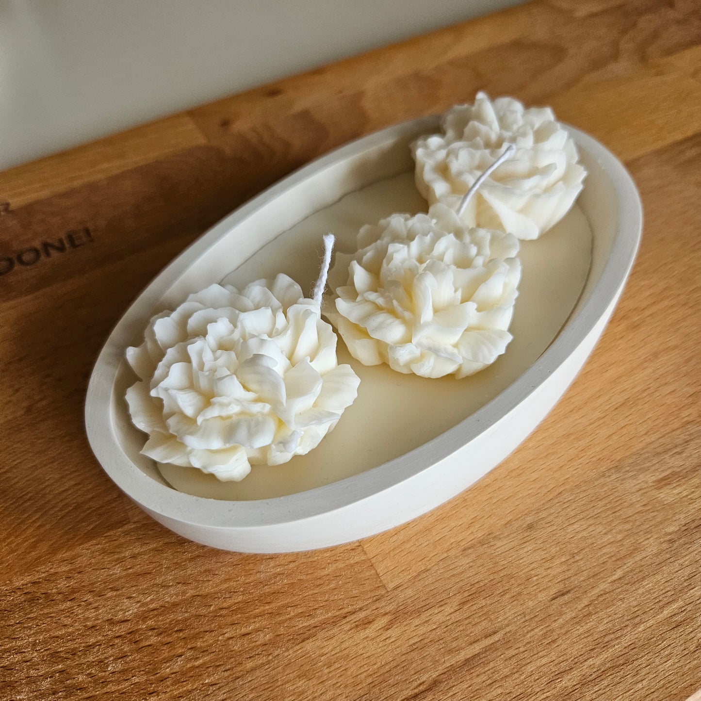 Boat - shaped soy wax candle