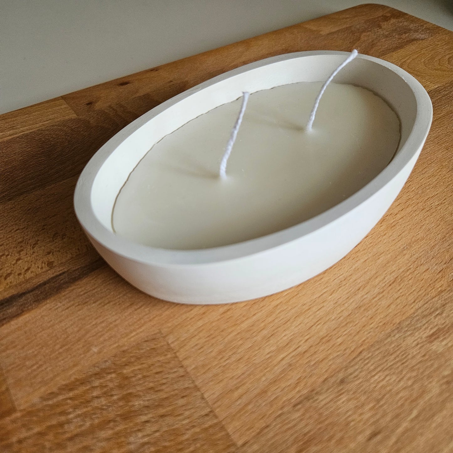 Boat - shaped soy wax candle