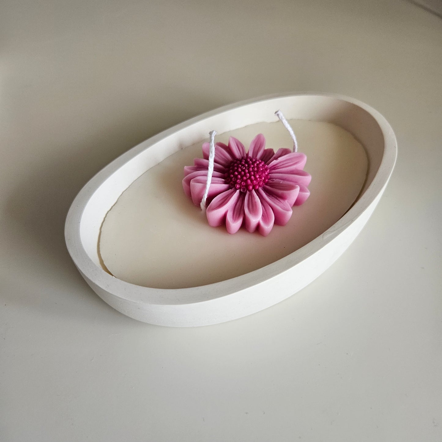 Boat - shaped DAISY candle