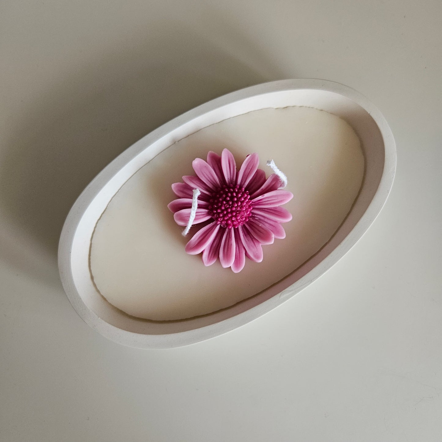 Boat - shaped DAISY candle